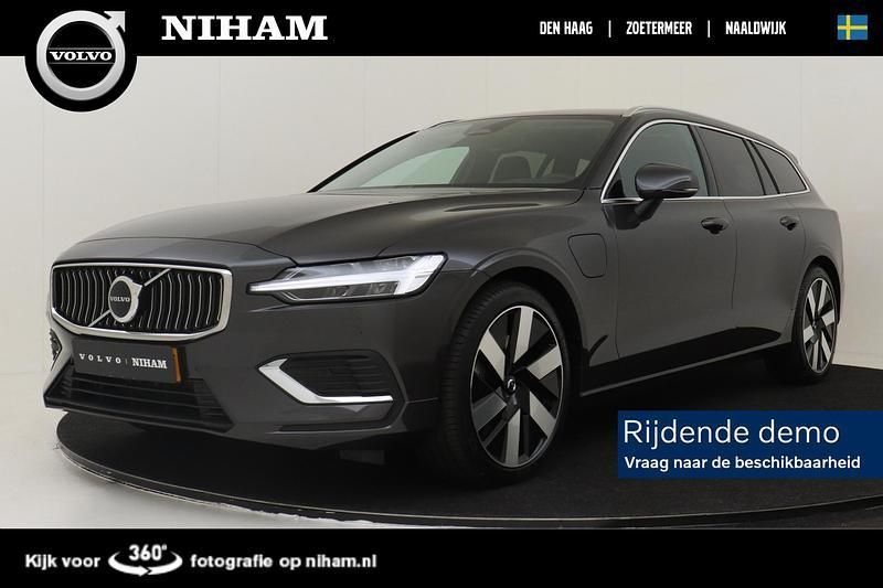 Grijs Gebruikt 2025 Volvo V60 Stationwagen | € 48.890 (Eerlijke prijs) - Afbeelding 1/4