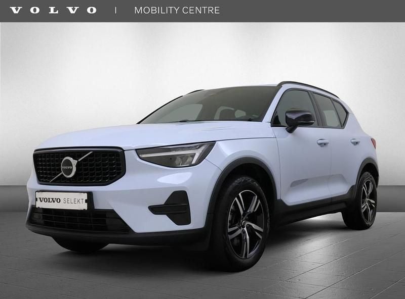 Blauw Gebruikt 2024 Volvo XC40 Plus SUV | € 43.935 (Eerlijke prijs) - Afbeelding 1/4