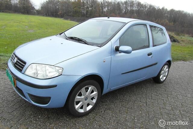Blauw Occasion 2006 Fiat Punto Dynamic Hatchback | € 1.699 (Eerlijke prijs) - Afbeelding 1/4