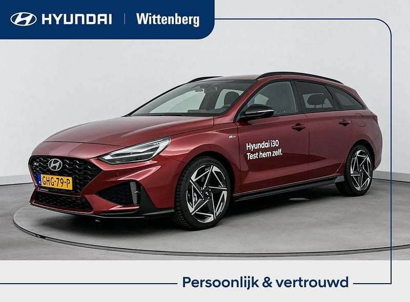 Rood Occasion 2024 Hyundai i30 N Line Stationwagen | € 29.400 (Eerlijke prijs) - Afbeelding 1/4