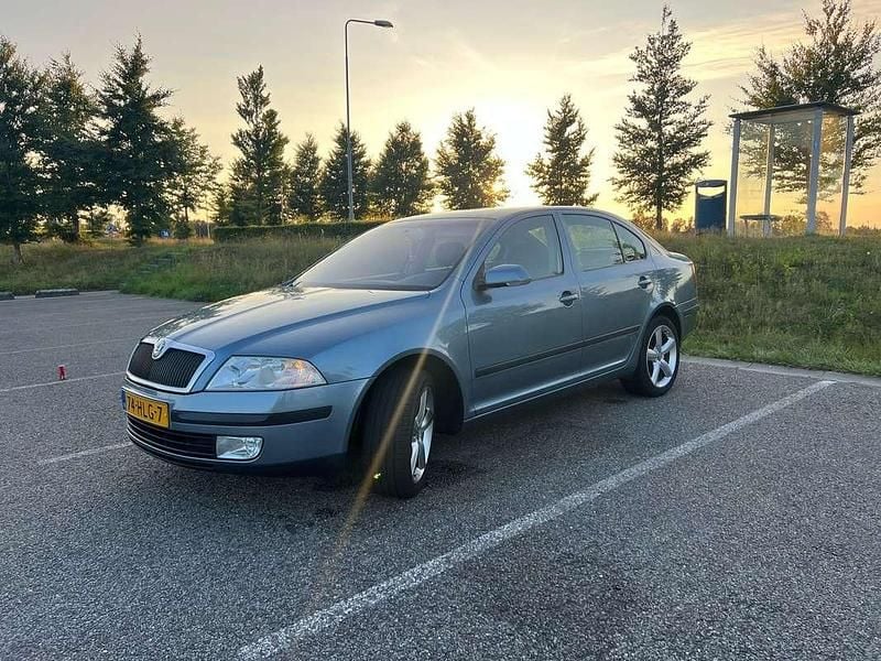Blauw Gebruikt 2007 Skoda Octavia Ambiente Sedan | € 3.500 (Eerlijke prijs) - Afbeelding 1/4