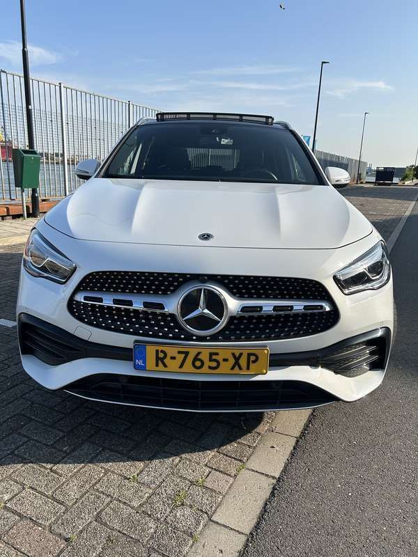 Wit Gebruikt 2021 Mercedes GLA200 Business SUV | € 45.950 - Afbeelding 1/4