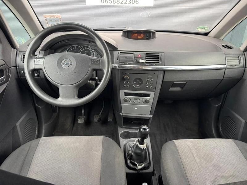Grijs Occasion 2004 Opel Meriva Enjoy MPV | € 999 (Eerlijke prijs) - Afbeelding 1/4