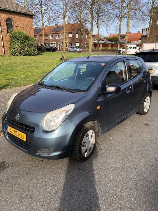 Grijs Gebruikt 2010 Suzuki Alto Hatchback | € 3.000 (Eerlijke prijs) - Afbeelding 1/4