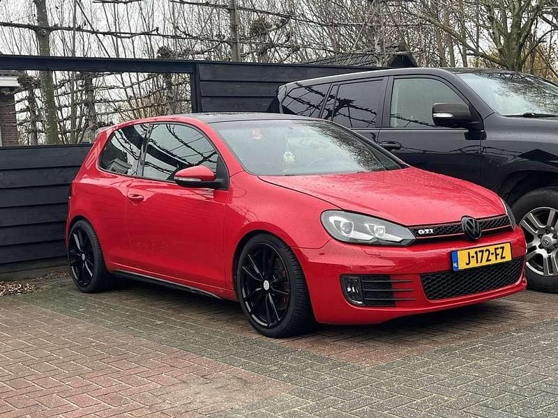 Rood Gebruikt 2010 VW Golf VI GTI Hatchback | € 7.500 (Goede deal) - Afbeelding 1/3