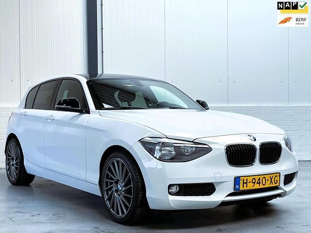 Wit Gebruikt 2013 BMW 116 Hatchback | € 6.500 (Goede deal) - Afbeelding 1/4