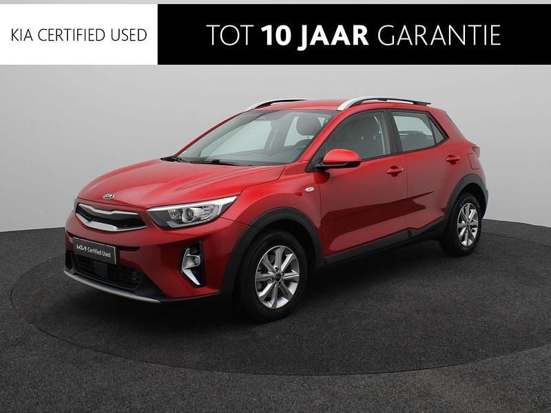 Rood, metallic lak Gebruikt 2021 Kia Stonic SUV | € 18.440 (Eerlijke prijs) - Afbeelding 1/2