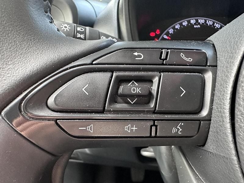 Occasion Toyota Aygo X Play 72 PK (52 kW) 2024 Shimmering silver metallic (grijs metallic) SUV