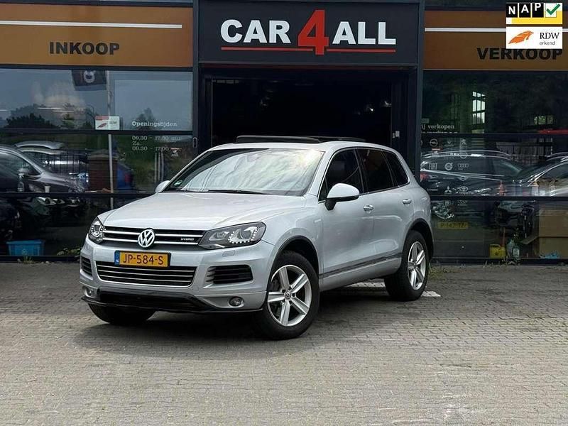 Grijs, metallic lak Gebruikt 2011 VW Touareg Highline SUV | € 13.950 (Eerlijke prijs) - Afbeelding 1/4
