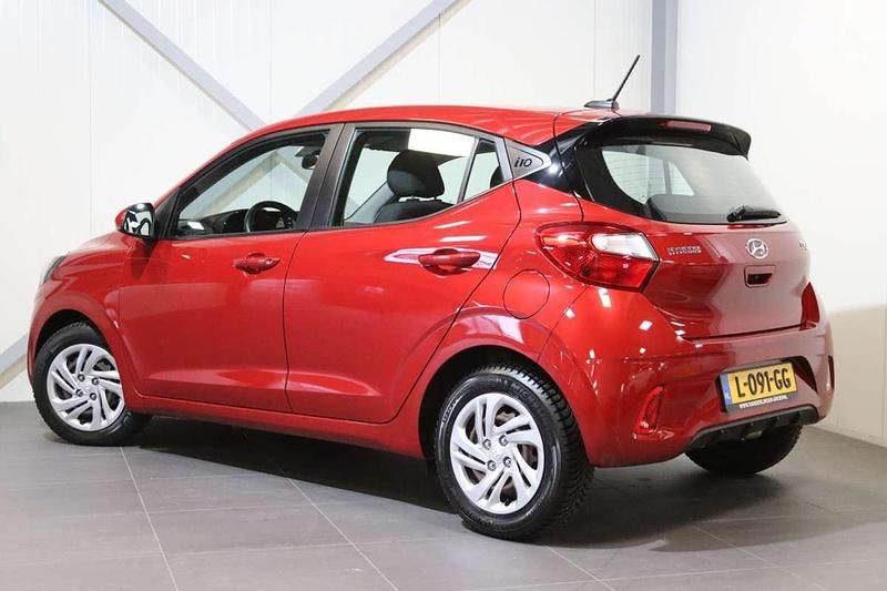 Occasion Hyundai i10 Comfort 67 PK (49 kW) 2021 Rood Hatchback