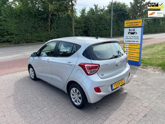 Hatchback Gebruikt 2014 Hyundai i10 Comfort Hatchback | € 7.450 (Eerlijke prijs) - Afbeelding 1/4