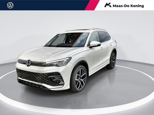Wit Nieuw 2025 VW Tiguan R-line Edition SUV | € 55.880 (Super prijs) - Afbeelding 1/4