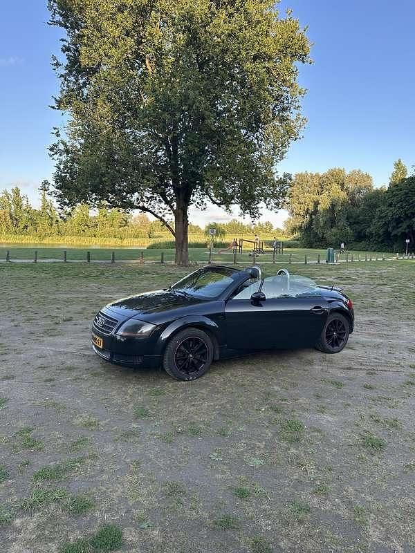 Occasion Audi TT Roadster 179 PK (131 kW) 2004 Zwart Cabriolet