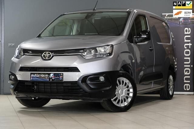 Grijs Gebruikt 2022 Toyota Proace City Van | € 23.795 (Eerlijke prijs) - Afbeelding 1/4
