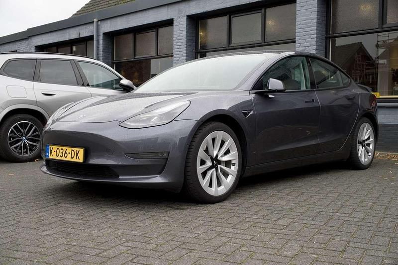Grijs Gebruikt 2020 Tesla Model 3 Long Range AWD Sedan | € 21.950 (Super prijs) - Afbeelding 1/4