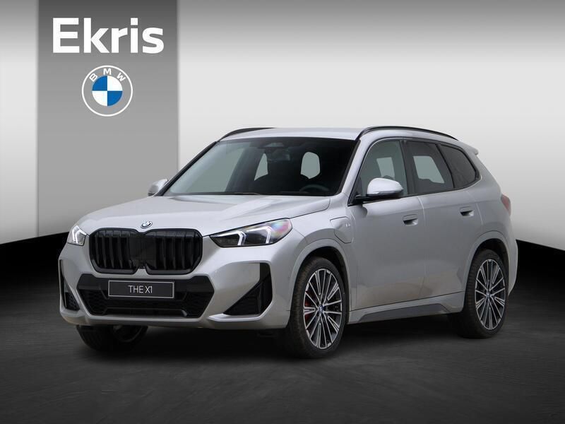 Grijs Gebruikt 2025 BMW X1 Comfort Edition SUV | € 57.900 - Afbeelding 1/4