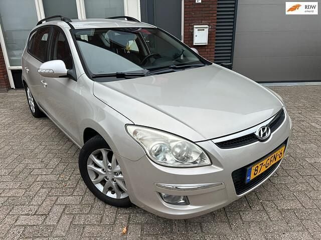 Grijs Gebruikt 2008 Hyundai i30 Style Stationwagen | € 1.999 (Goede deal) - Afbeelding 1/4