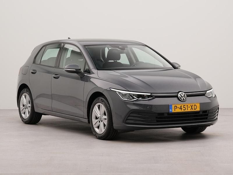 Occasion VW Golf VIII Life 110 PK (80 kW) 2022 Grijs Hatchback