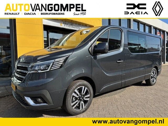 Grijs Nieuw 2024 Renault Trafic Black Edition Van | € 42.940 (Duur) - Afbeelding 1/4