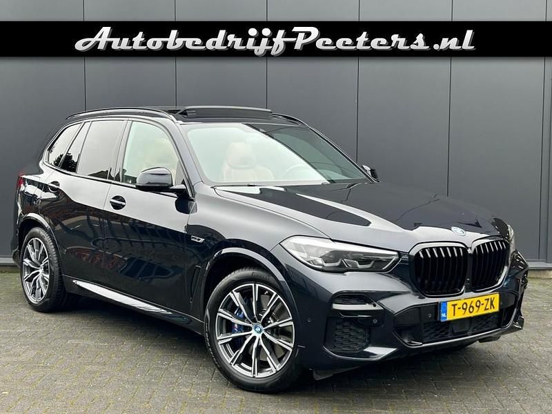 Zwart Occasion 2022 BMW X5 M Sport SUV | € 59.950 (Super prijs) - Afbeelding 1/4