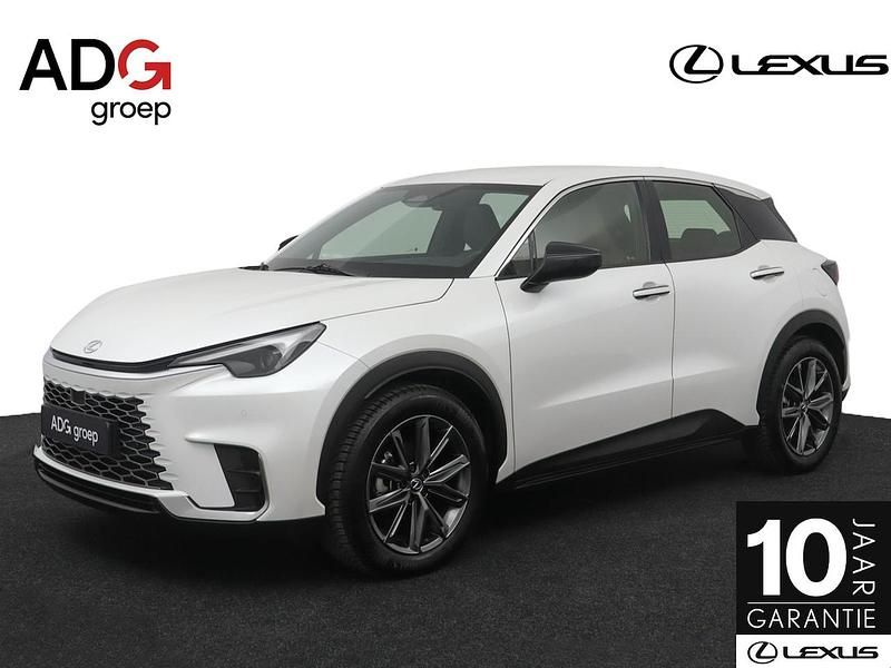 Wit Occasion 2024 Lexus LBX SUV | € 34.950 (Eerlijke prijs) - Afbeelding 1/4