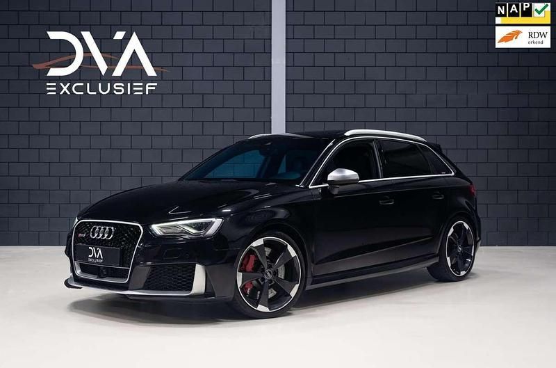 Zwart Gebruikt 2016 Audi RS3 Proline Sedan | € 34.950 (Eerlijke prijs) - Afbeelding 1/4