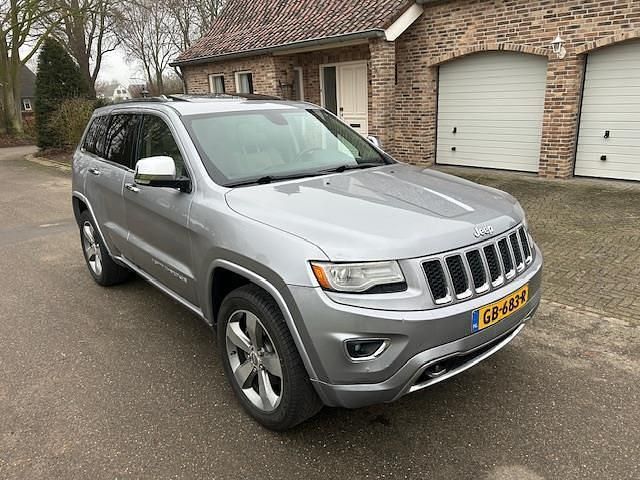 Occasion Jeep Grand Cherokee Overland 286 PK (210 kW) 2014 Grijs (metallic) SUV