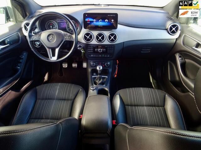 Wit Gebruikt 2013 Mercedes B180 Prestige MPV | € 9.440 (Eerlijke prijs) - Afbeelding 1/4
