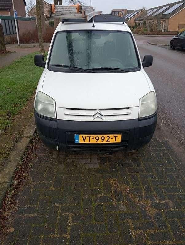 Wit Gebruikt 2003 Citroën Berlingo MPV | € 1.850 (Eerlijke prijs) - Afbeelding 1/4