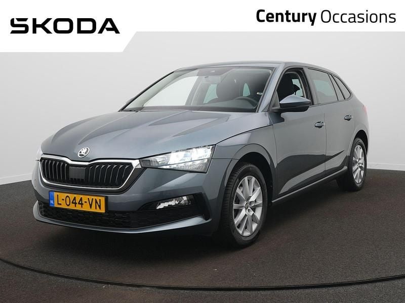 Grijs Gebruikt 2021 Skoda Scala Hatchback | € 15.450 (Eerlijke prijs) - Afbeelding 1/4