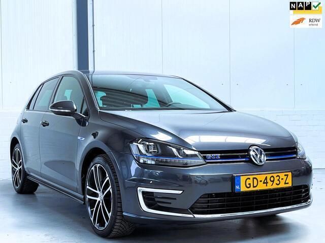 Grijs, metallic lak Gebruikt 2015 VW Golf VII GTE Hatchback | € 11.500 (Goede deal) - Afbeelding 1/4