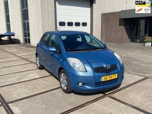 Grijs Gebruikt 2006 Toyota Yaris Luna Hatchback | € 4.250 (Eerlijke prijs) - Afbeelding 1/4