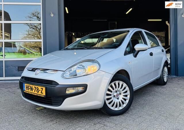 Grijs Gebruikt 2011 Fiat Punto Evo Dynamic Hatchback | € 5.950 (Iets duurder) - Afbeelding 1/4