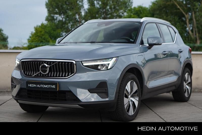 Grijs Gebruikt 2022 Volvo XC40 Plus SUV | € 34.995 (Iets duurder) - Afbeelding 1/4