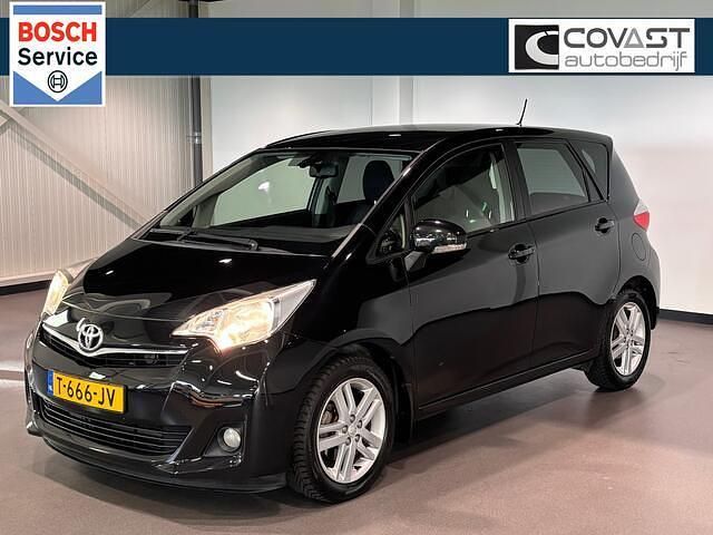 Zwart Gebruikt 2013 Toyota Verso-S MPV | € 6.950 (Eerlijke prijs) - Afbeelding 1/4