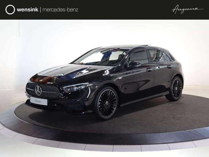 Zwart Nieuw 2025 Mercedes A250 Business Hatchback | € 51.217 (Duur) - Afbeelding 1/4