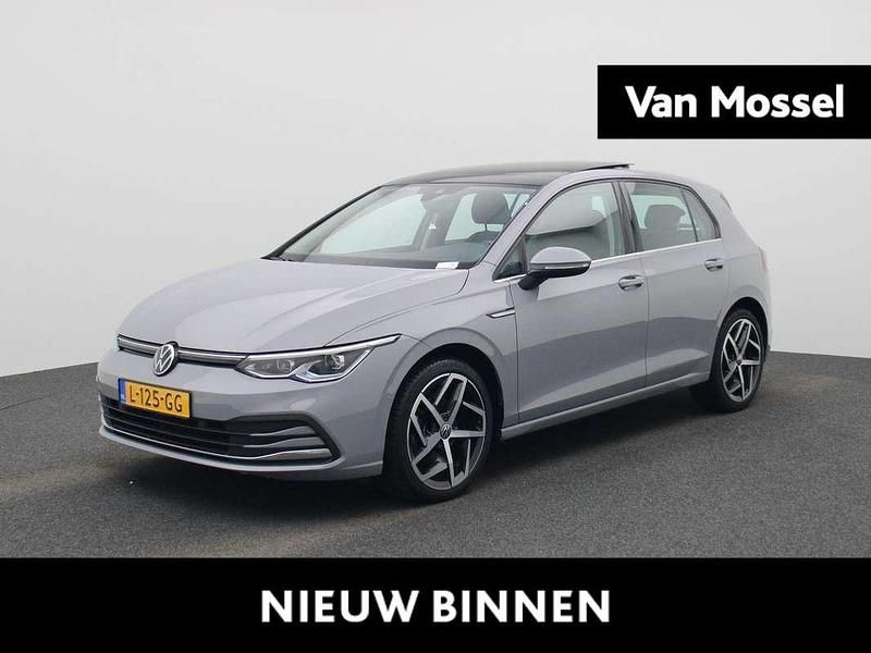 Grijs Occasion 2021 VW Golf VIII Style Hatchback | € 23.900 (Eerlijke prijs) - Afbeelding 1/4