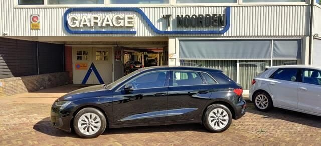 Zwart Gebruikt 2021 Audi A3 Hatchback | € 23.950 (Goede deal) - Afbeelding 1/4