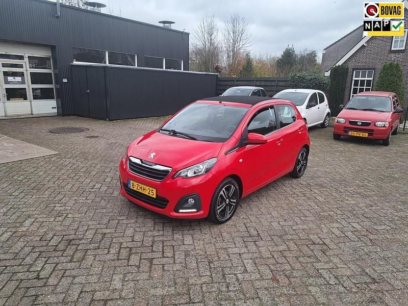 Rood Gebruikt 2015 Peugeot 108 Active Top Hatchback | € 4.950 (Eerlijke prijs) - Afbeelding 1/4