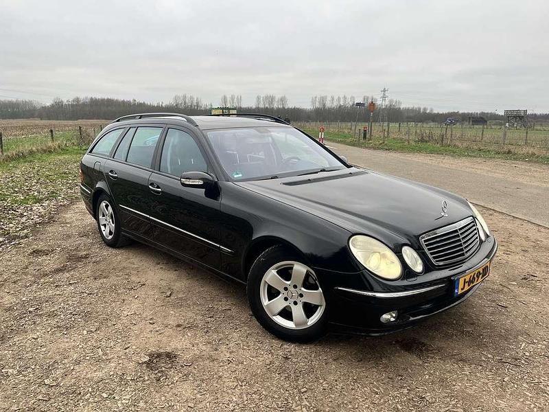 Occasion Mercedes E240 Avantgarde 177 PK (130 kW) 2004 Zwart Stationwagen