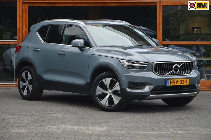 Grijs Gebruikt 2022 Volvo XC40 Inscription SUV | € 30.950 (Goede deal) - Afbeelding 1/4