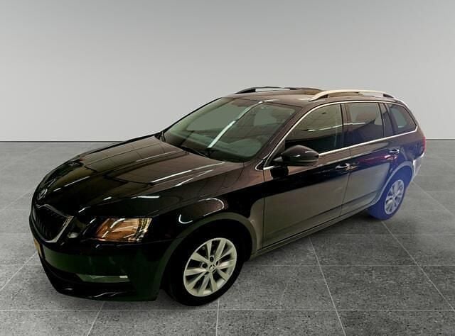 Zwart Gebruikt 2019 Skoda Octavia Clever Stationwagen | € 11.450 (Goede deal) - Afbeelding 1/4