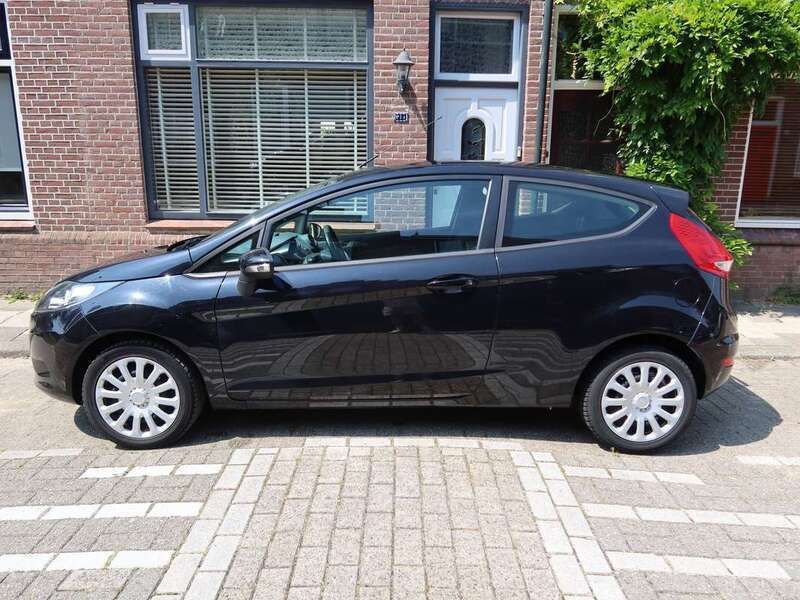 Zwart Gebruikt 2011 Ford Fiesta Limited Hatchback | € 2.800 (Eerlijke prijs) - Afbeelding 1/4