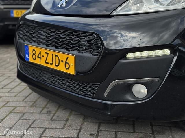 Occasion Peugeot 107 Envy 68 PK (50 kW) 2012 Zwart Hatchback