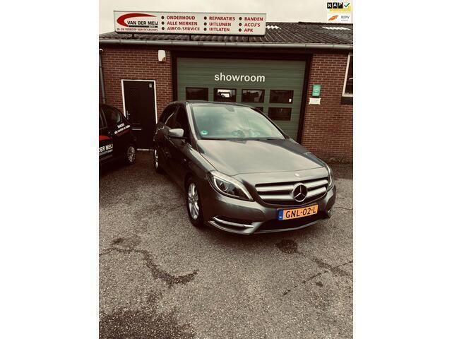 Grijs Gebruikt 2012 Mercedes B180 MPV | € 10.950 (Eerlijke prijs) - Afbeelding 1/4