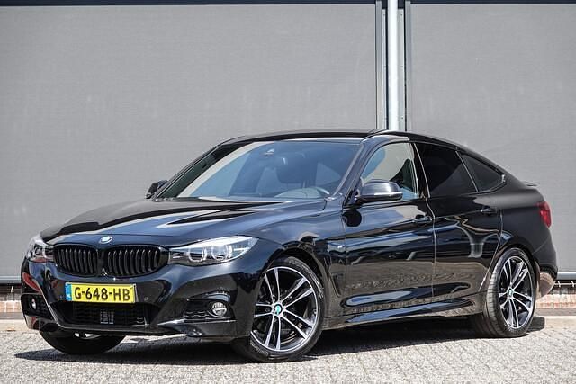 Zwart Gebruikt 2019 BMW 320 Executive Hatchback | € 25.950 (Duur) - Afbeelding 1/4