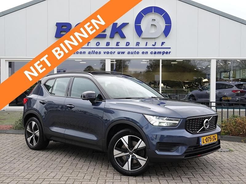 Blauw Gebruikt 2021 Volvo XC40 R-Design SUV | € 29.895 (Eerlijke prijs) - Afbeelding 1/4