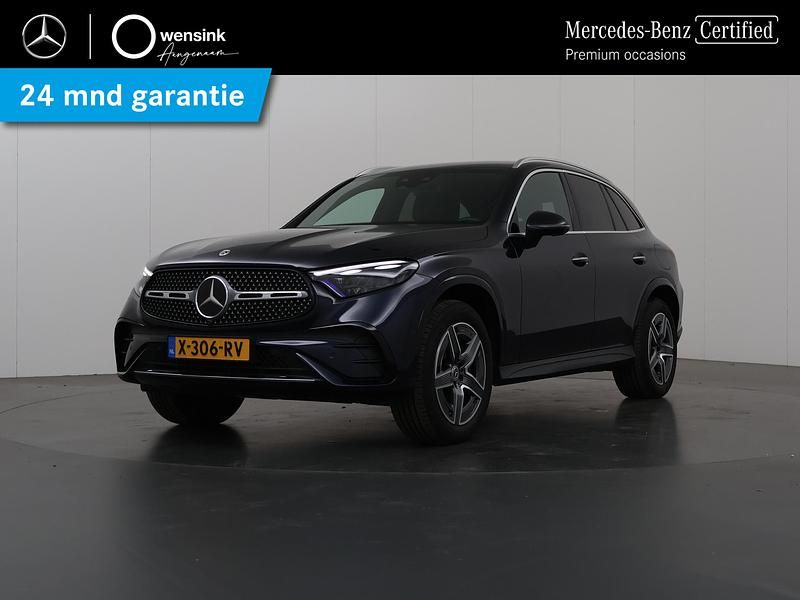 Blauw, metallic lak Gebruikt 2024 Mercedes GLC300e AMG line SUV | € 59.850 (Goede deal) - Afbeelding 1/4