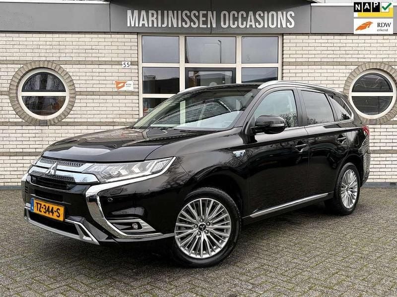 Zwart Gebruikt 2018 Mitsubishi Outlander P-HEV Intense SUV | € 17.950 (Goede deal) - Afbeelding 1/4