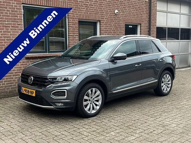 Grijs Gebruikt 2020 VW T-Roc Business SUV | € 23.749 (Eerlijke prijs) - Afbeelding 1/4